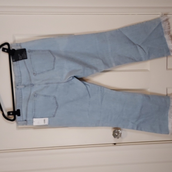 J Brand Selena Mid Rise Bootcut Crop Gigi Destruct - Picture 12 of 12